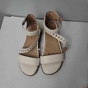 Brioso Vista Asymmetrical Strappy Flat Sandals